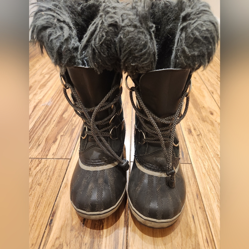 Sorel Black Winter Boots with Fur Trim, kids US size 1